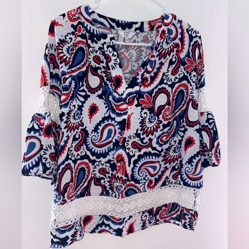 New red, blue and white crown ivy top